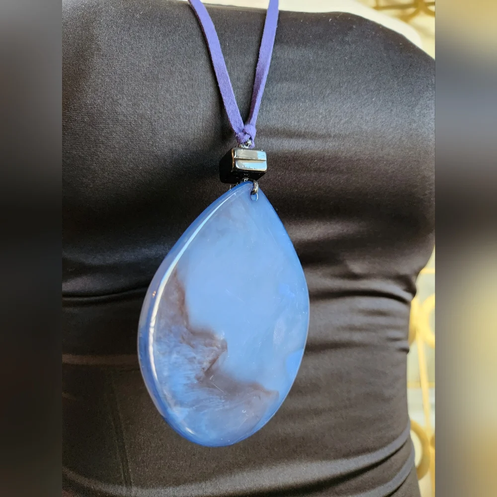 ✨️New to the Boutique! Adjustable Blue and Black Necklace -Double-si… - Picture 2 of 13